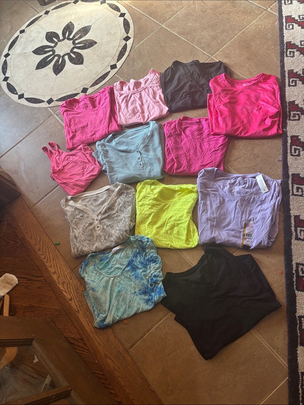 No boundaries basic active tees X 12! M/L